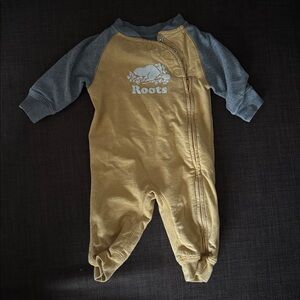 ❤️3-6M Roots Footless One Piece (slight Wear On Logo)